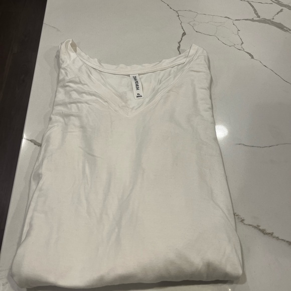 Cream XL Shirt- Never Worn - Picture 3 of 3